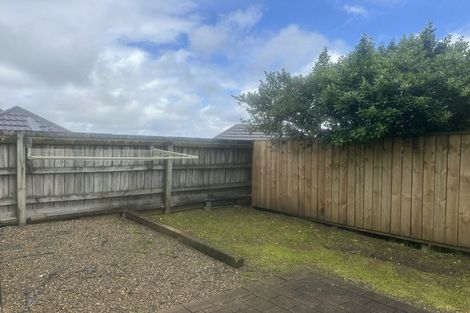 Photo of property in 27/22 Northcross Drive, Oteha, Auckland, 0632