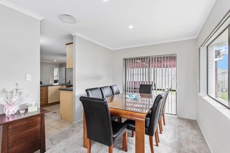 Photo of property in 13 Coleraine Place, East Tamaki, Auckland, 2016
