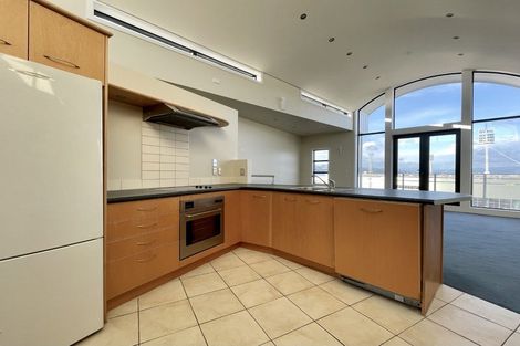 Photo of property in Endeavour Apartments, 125u2 Thorndon Quay, Pipitea, Wellington, 6011
