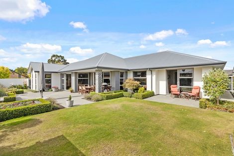 Photo of property in 14 Crown Close, Prebbleton, 7604