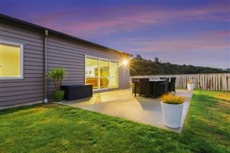 Photo of property in 4 Gennaker Lane, Whitby, Porirua, 5024