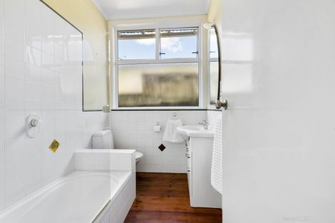 Photo of property in 9 Newcombe Crescent, Karori, Wellington, 6012