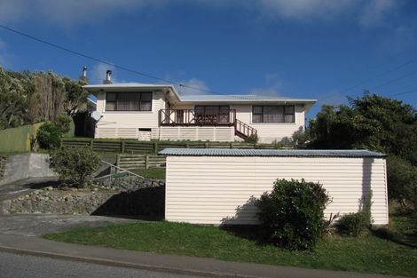 Photo of property in 57 Kenmore Street, Newlands, Wellington, 6037