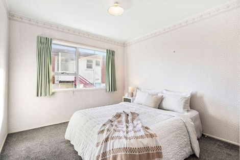 Photo of property in 36 Sunset Road, Unsworth Heights, Auckland, 0632