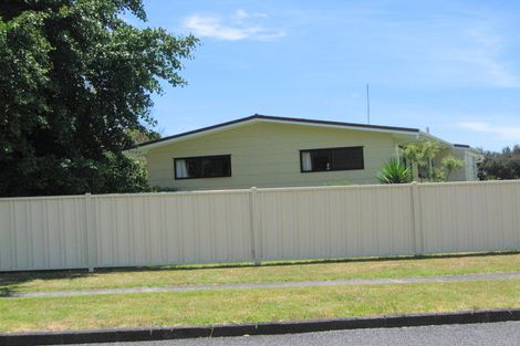 Photo of property in 37 Taihiki Road, Clarks Beach, 2122