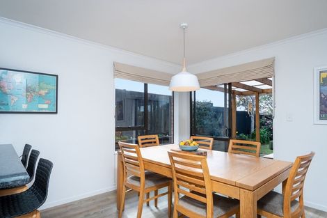 Photo of property in 11 Javelin Place, West Harbour, Auckland, 0618