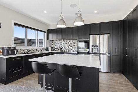 Photo of property in 115 Endeavour Drive, Whitby, Porirua, 5024