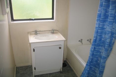 Photo of property in 21 Wattle Street, New Lynn, Auckland, 0600