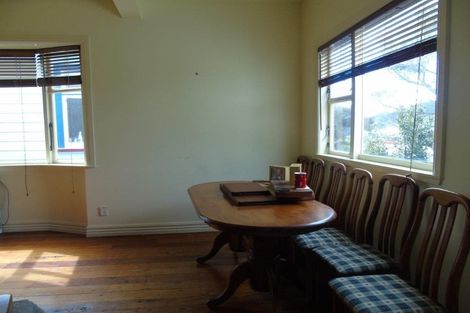 Photo of property in 83 Eden Street, Island Bay, Wellington, 6023