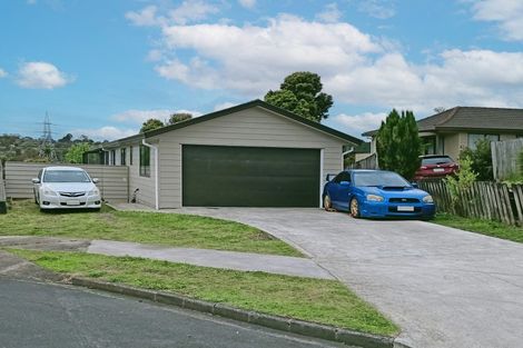 Photo of property in 7 Halloran Place, Massey, Auckland, 0614