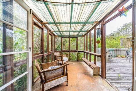 Photo of property in 64 Oakleigh Street, Maungaraki, Lower Hutt, 5010