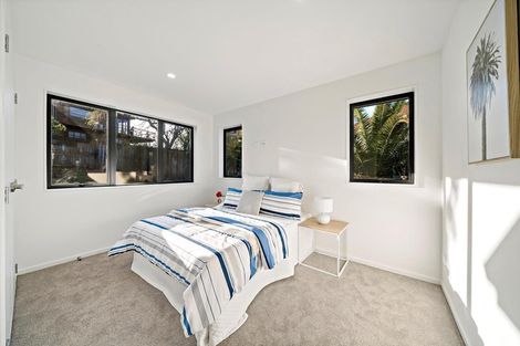 Photo of property in 11 Tawapou Close, Massey, 0614