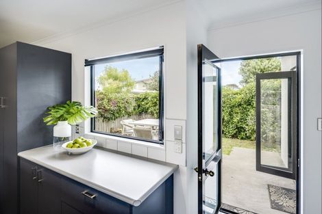 Photo of property in 23a Avondale Road, Taradale, Napier, 4112