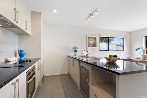 Photo of property in 69 Kirikiri Drive, Papakura, 2110