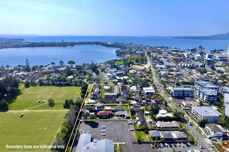 Photo of property in 2/36 Pupuke Road, Takapuna, Auckland, 0622