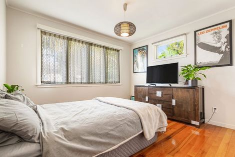 Photo of property in 49a Matipo Road, Te Atatu Peninsula, Auckland, 0610