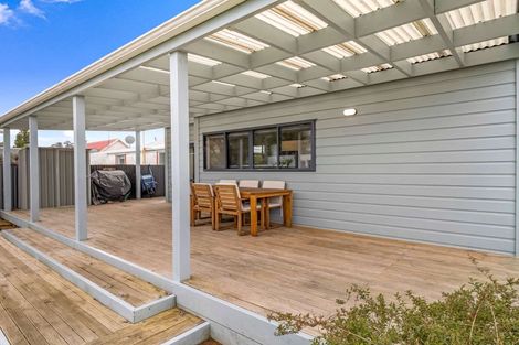 Photo of property in 1 Alexander Street, Whanganui, 4500