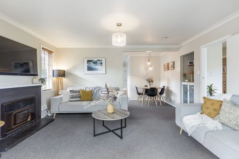 Photo of property in 15 Graham Avenue, Te Atatu Peninsula, Auckland, 0610