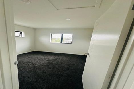 Photo of property in 3 Greenberry Drive, Ranui, Auckland, 0612