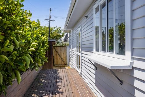 Photo of property in 110 Manawapou Road, Hawera, 4610