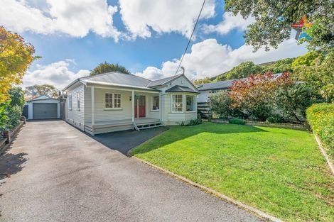 Photo of property in 43 Saint Ronans Avenue, Waterloo, Lower Hutt, 5011