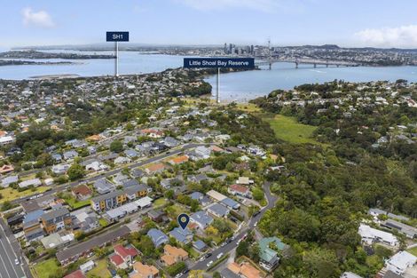Photo of property in 1/6 Valley Road, Northcote, Auckland, 0626