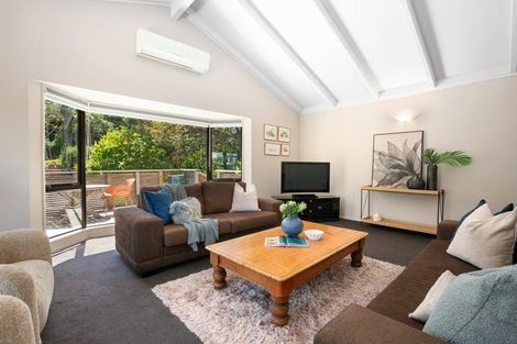 Photo of property in 22 Tio Tio Road, Miramar, Wellington, 6022