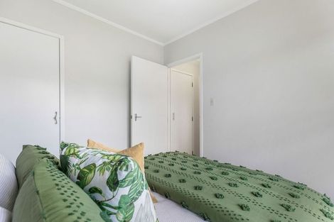 Photo of property in 1/6 Segedin Place, Glenfield, Auckland, 0629