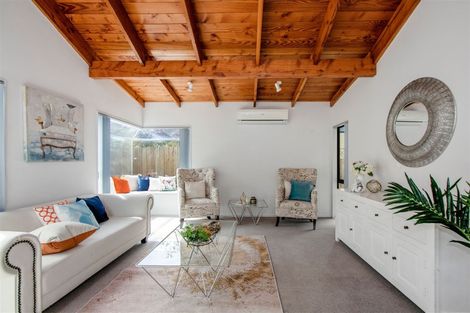 Photo of property in 6 Glucina Avenue, West Harbour, Auckland, 0618