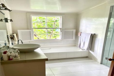 Photo of property in 11 Pendarves Street, New Plymouth, 4310