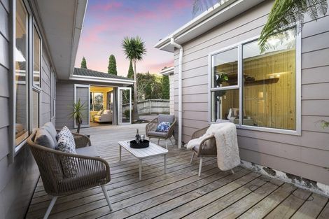 Photo of property in 12 Malmo Place, Massey, Auckland, 0614