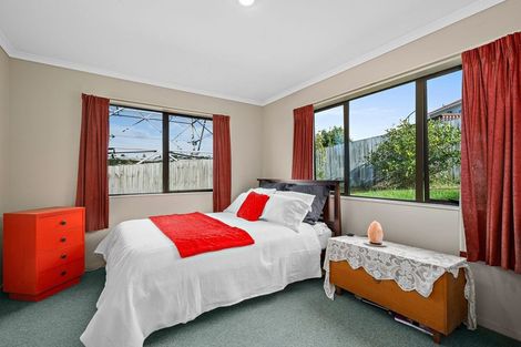 Photo of property in 25 Killygordon Place, Massey, Auckland, 0614