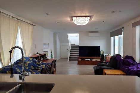 Photo of property in 28 Gibbston Crescent, Flat Bush, Auckland, 2016