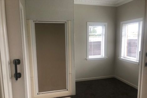 Photo of property in 3166 Great North Road, New Lynn, Auckland, 0600