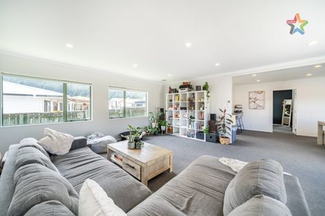 Photo of property in 5a Kilkenny Grove, Wainuiomata, Lower Hutt, 5014