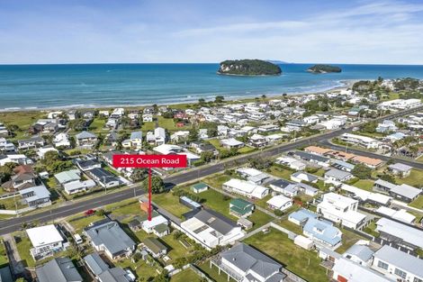 Photo of property in 215 Ocean Road, Whangamata, 3620