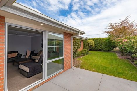 Photo of property in 31a Mataroa Place, Parklands, Christchurch, 8083