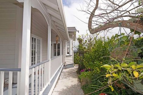 Photo of property in 51 Garfield Road, Helensville, 0800