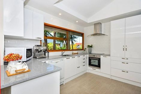 Photo of property in 7 Sandiacre Way, Browns Bay, Auckland, 0630