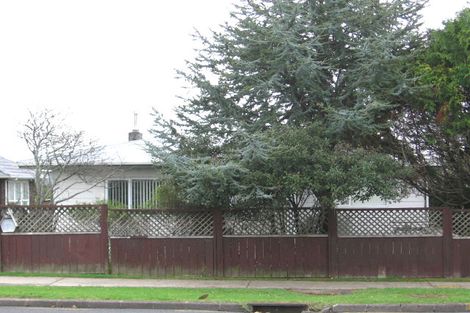 Photo of property in 2a Geordie Street, Henderson, Auckland, 0612