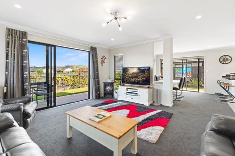 Photo of property in 1 Waikiwi Way, Papamoa, 3118