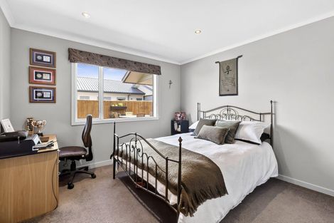 Photo of property in 1 Moncrieff Place, Wanaka, 9305