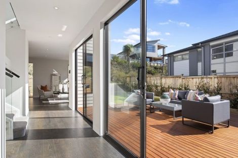 Photo of property in 32 Bounty Road, Long Bay, Auckland, 0630