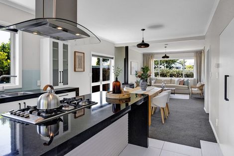 Photo of property in 110 Manawapou Road, Hawera, 4610