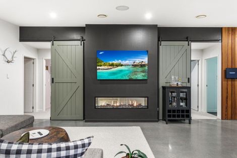 Photo of property in 261 Lakes Boulevard, Pyes Pa, Tauranga, 3112