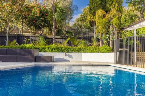 Photo of property in 56 Great North Road, Saint Johns Hill, Whanganui, 4500