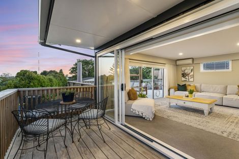 Photo of property in 21 Lowtherhurst Road, Massey, Auckland, 0614