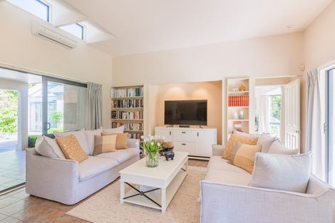 Photo of property in 50a Manu Grove, Waikanae, 5036