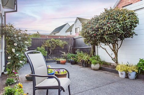 Photo of property in 64 Merivale Lane, Merivale, Christchurch, 8014