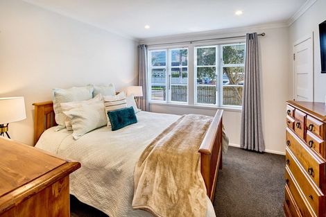 Photo of property in 33 Gibson Crescent, Naenae, Lower Hutt, 5011